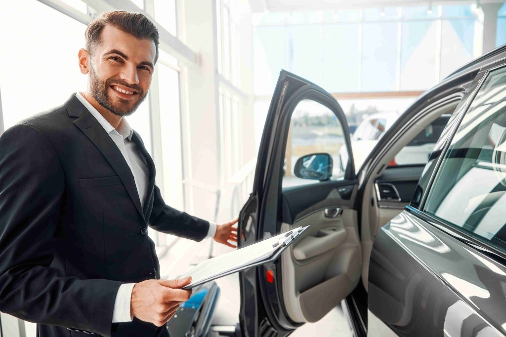 Rent a Car in Dubai – The Perfect Choice for Tourists and Leisure Seekers 
